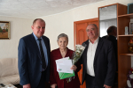 Глава Карасукского округа поздравил с 96-летием ветерана Великой Отечественной войны Марию Михайловну Селезневу