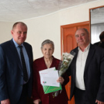 Глава Карасукского округа поздравил с 96-летием ветерана Великой Отечественной войны Марию Михайловну Селезневу