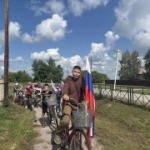 Как школы округа отметили День Государственного флага