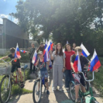 Как школы округа отметили День Государственного флага