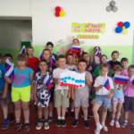 Как школы округа отметили День Государственного флага