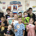 Как школы округа отметили День Государственного флага